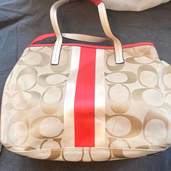 Coach Signature C Tote - Picture 6 of 6